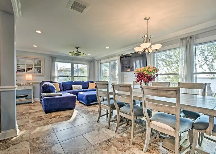 Lakefront W/ Game Room, Theater & Dock! Holiday home Fox Lake