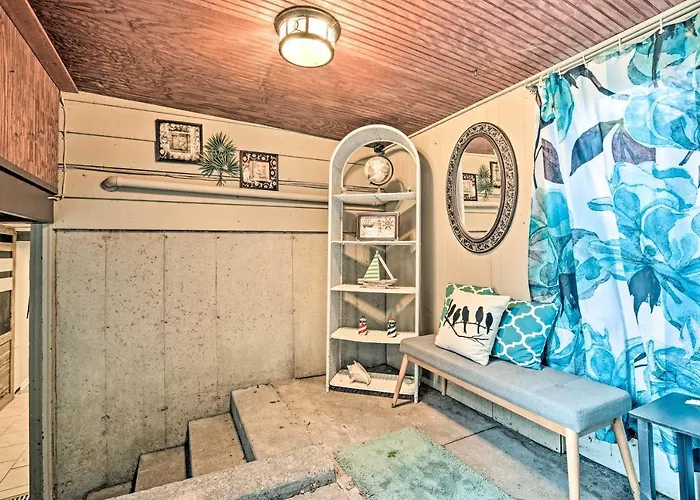 Lakefront W/ Game Room, Theater & Dock! Holiday home Fox Lake